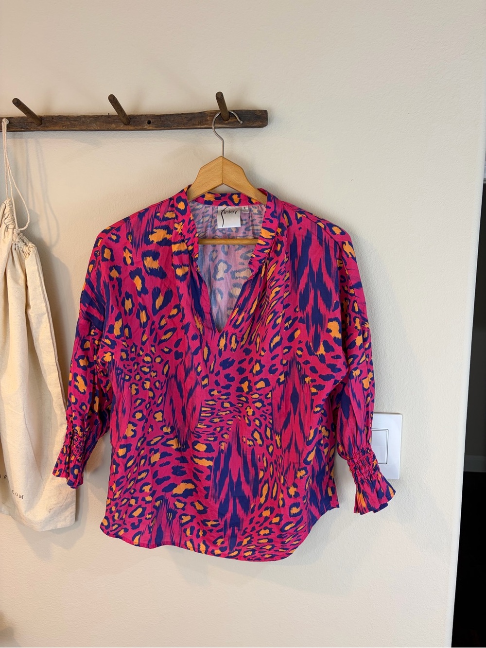 Finley Rex Animal Print Blouse Small Pink Purple Blouson Sleeve
